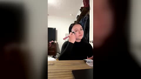 Snapshot of itsemmyy chatting on 11, 4, 2026 itsemmyy online show from 11, 4, 2026