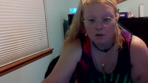 Itsglitchh222 online show from 22, 9, 2025