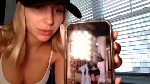 Alexis Rae online show from 24, 11, 2025