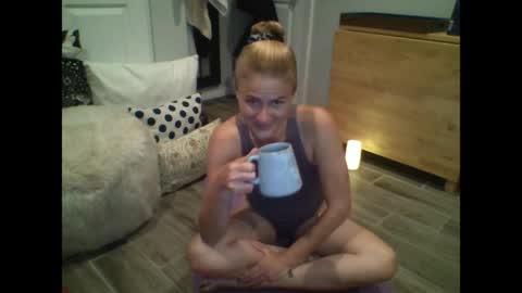 itsmekrissy online show from 17, 5, 2026