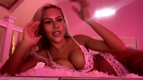 Snapshot of itsmelolax chatting on 31, 1, 2025 Lola online show from 31, 1, 2025