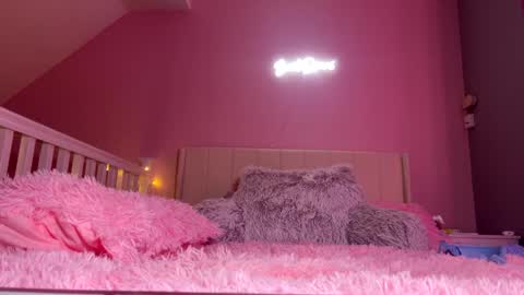 Snapshot of itsmelolax chatting on 1, 2, 2025 Lola online show from 1, 2, 2025