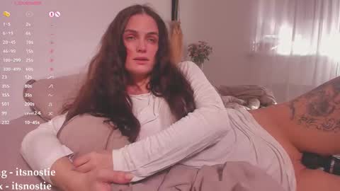 Snapshot of itsnostie chatting on 29, 9, 2025 Nata Nsti elvish online show from 29, 9, 2025