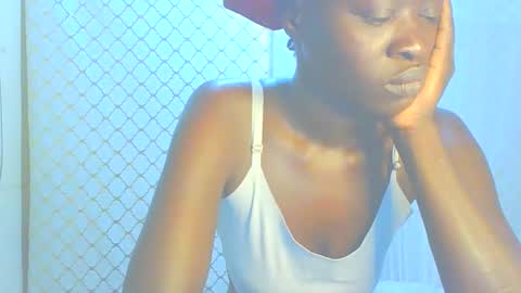 Snapshot of itsqueen_blacq chatting on 8, 9, 2025 Queen blacq online show from 8, 9, 2025