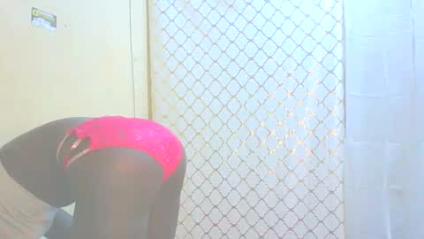 Snapshot of itsqueen_blacq chatting on 10, 9, 2025 Queen blacq online show from 10, 9, 2025