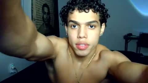 Snapshot of itstarzan chatting on 4, 10, 2025 TARZAN online show from 4, 10, 2025