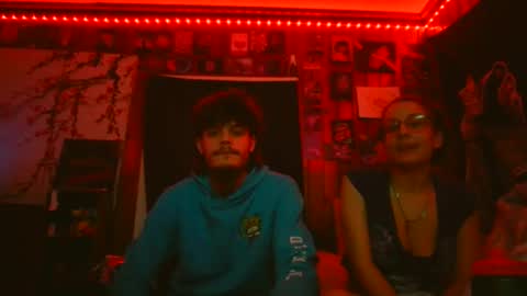 Snapshot of itsthesecretsideofus chatting on 7, 4, 2026 TheSecretSideOfUs online show from 7, 4, 2026