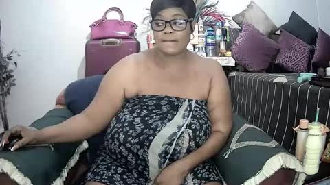 Snapshot of itumeleng74 chatting on 1, 2, 2025 itumeleng74 online show from 1, 2, 2025