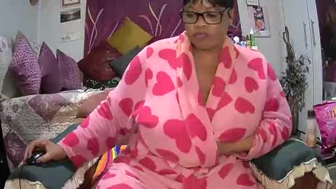 Snapshot of itumeleng74 chatting on 25, 9, 2025 itumeleng74 online show from 25, 9, 2025