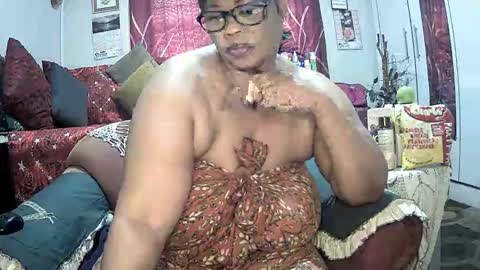 Snapshot of itumeleng74 chatting on 21, 10, 2025 itumeleng74 online show from 21, 10, 2025