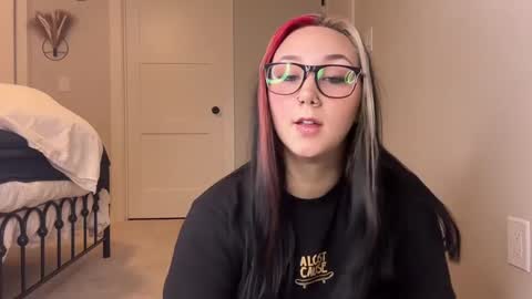 Snapshot of iveyjade33 chatting on 30, 9, 2025 ivey jade online show from 30, 9, 2025