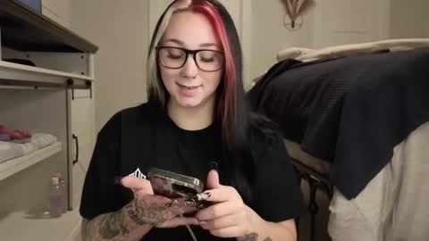 Snapshot of iveyjade33 chatting on 28, 10, 2025 ivey jade online show from 28, 10, 2025