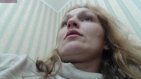 Snapshot of ivi_kiwi chatting on 27, 1, 2025 Masha online show from 27, 1, 2025