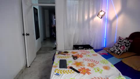 Snapshot of ivonne__hot chatting on 8, 1, 2025 ivonne__hot online show from 8, 1, 2025