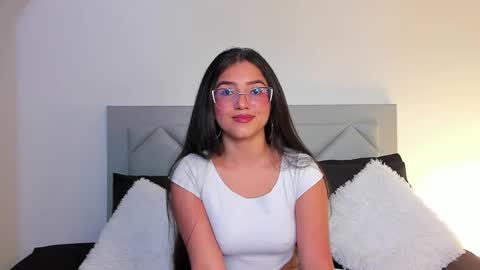 Snapshot of ivonne_lennox chatting on 7, 3, 2025 Ivonne Lennox online show from 7, 3, 2025