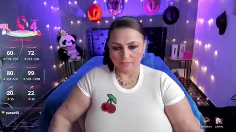 Snapshot of ivonnee17_ chatting on 14, 12, 2025 Ivonne online show from 14, 12, 2025