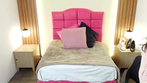 Snapshot of ivonneross_ chatting on 16, 2, 2026 I V O N N E R O S S online show from 16, 2, 2026