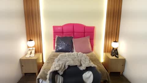 Snapshot of ivonneross_ chatting on 26, 2, 2026 I V O N N E R O S S online show from 26, 2, 2026