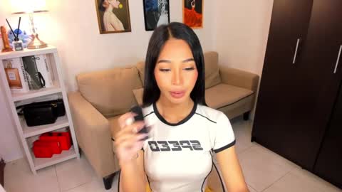 kirstenelsie online show from 10, 2, 2025