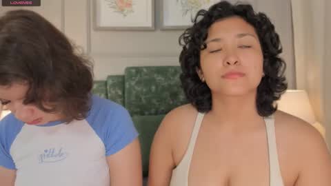 Ivy and Molly online show from 12, 12, 2024