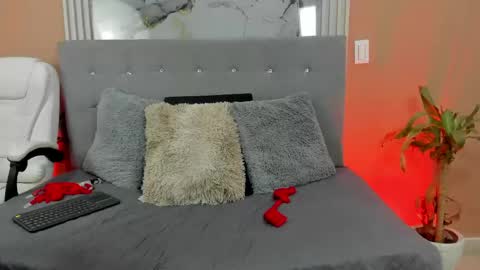 Snapshot of ivy_heat chatting on 19, 4, 2026 Ivy Heat online show from 19, 4, 2026