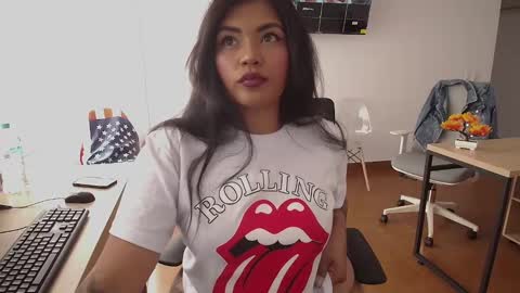 Snapshot of ivy_soul chatting on 12, 1, 2025 IVY online show from 12, 1, 2025