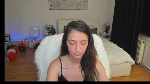 Snapshot of ivyfoxx_ chatting on 8, 12, 2024 IvyFox online show from 8, 12, 2024