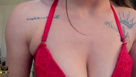 Snapshot of ivyfoxx_ chatting on 5, 2, 2025 IvyFox online show from 5, 2, 2025