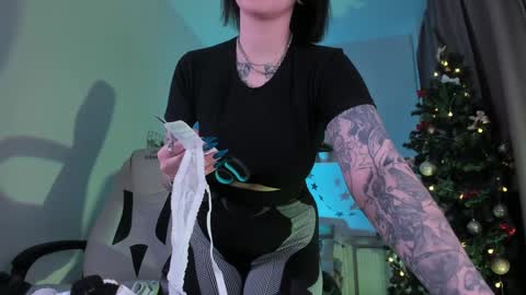 IVY - Follow me 3 online show from 31, 12, 2024