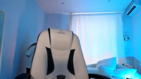 IVY - Follow me 3 online show from 9, 9, 2025