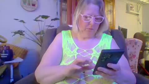 ivyjane3522 online show from 19, 4, 2026
