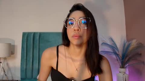 IvyJhonss online show from 5, 11, 2025