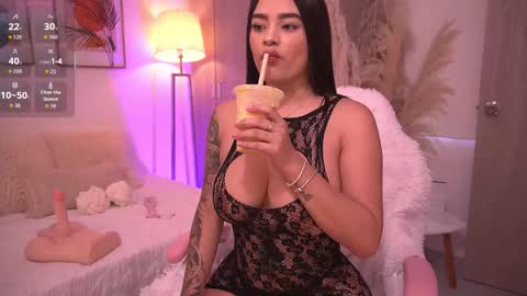 Snapshot of ivyrose_ chatting on 23, 11, 2025 Annie online show from 23, 11, 2025