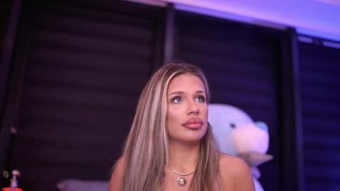 IvyRowa online show from 23, 2, 2025