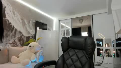 Snapshot of ivyxbelle chatting on 10, 2, 2026 Ivy Belle online show from 10, 2, 2026