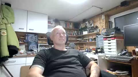 iwalknaked online show from 20, 7, 2026