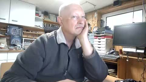 iwalknaked online show from 22, 7, 2026