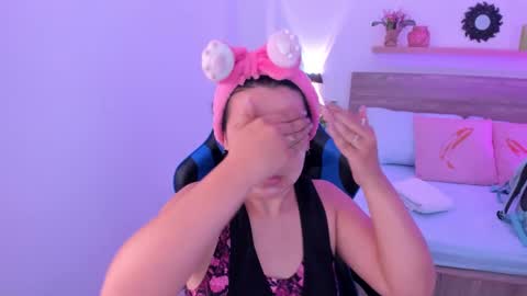 Snapshot of izaro_22 chatting on 29, 9, 2025 Iza online show from 29, 9, 2025