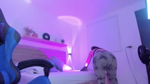 Snapshot of izaro_22 chatting on 6, 2, 2026 Iza online show from 6, 2, 2026