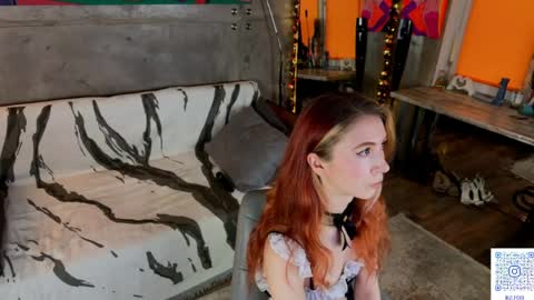 Snapshot of izi_fox chatting on 2, 4, 2026 izi online show from 2, 4, 2026