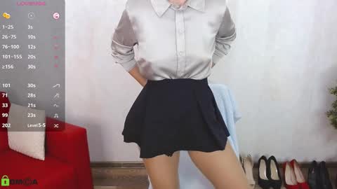 Snapshot of izzy_cam chatting on 22, 9, 2025 Queen of nylon  Victoria online show from 22, 9, 2025