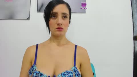 Snapshot of izzy_cum chatting on 4, 12, 2024 Izzy online show from 4, 12, 2024