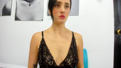 Snapshot of izzy_cum chatting on 15, 1, 2025 Izzy online show from 15, 1, 2025