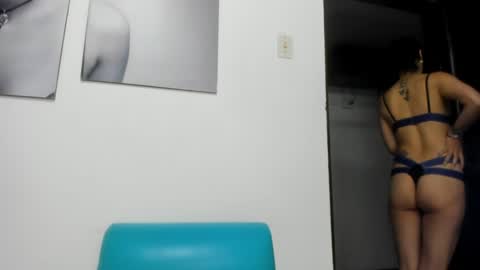Snapshot of izzy_cum chatting on 19, 1, 2025 Izzy online show from 19, 1, 2025
