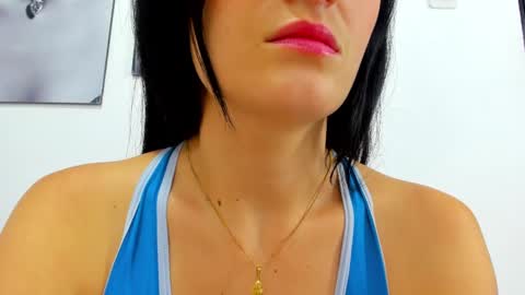 Snapshot of izzy_cum chatting on 31, 1, 2025 Izzy online show from 31, 1, 2025