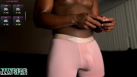 Snapshot of izzybear_ chatting on 13, 9, 2025 IzzyBear online show from 13, 9, 2025