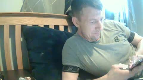 Snapshot of j281133 chatting on 12, 3, 2025 Big 8 online show from 12, 3, 2025