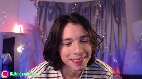 Hey im Jaxxxon check my info     online show from 19, 9, 2025