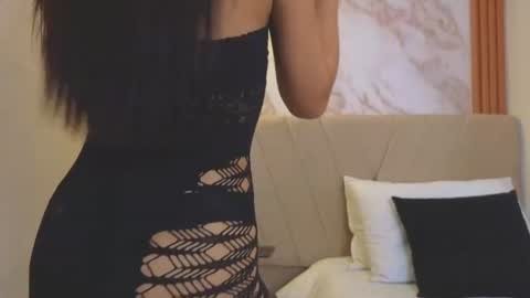 j_belle_ online show from 11, 6, 2026