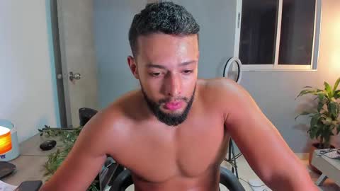 Snapshot of j_calix chatting on 12, 4, 2026 Calix Independient model Insta and twt Calixsnake online show from 12, 4, 2026